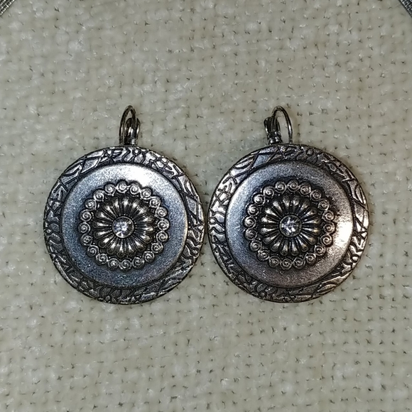 Necklace and Earring set - Picture 2 of 11